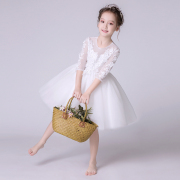 女童白色蓬蓬裙
