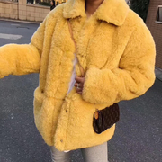 黄色毛毛外套